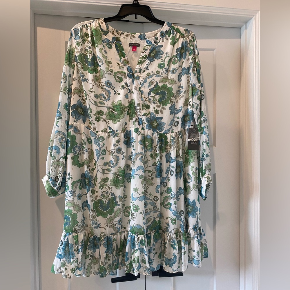 NWT.  Vince Camuto Floral Print Dress. Size 2X.
